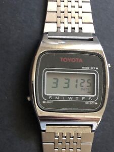 Vintage watch man women by seiko to Toyota wristwatch Y723-5010 A digital 053574