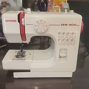 JANOME SEW MINI Portable SEWING MACHINE Model 525 w/ Box Lightweight Easy-to-use