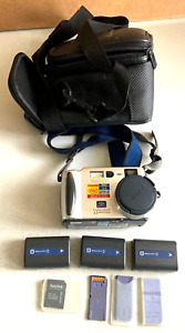 New ListingSONY CYBERSHOT DSC-S70 Compact Digital Camera with 3 batteries 4 memory cards