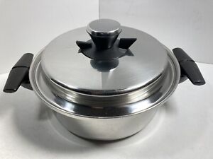 Hudson-Ware by Vollrath 2 Quart Sauce Pan - 304-S Tri-Ply Stainless - Vented Lid