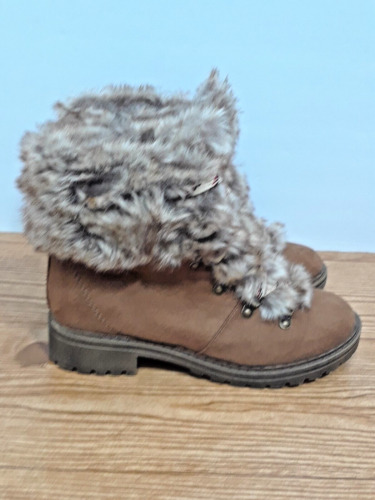 Universal Thread Boots Womens Size 7 Winter Snow Boots Faux Fur Lined