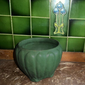 Antique ZANESVILLE - Arts & Crafts - Matte Green Stoneware Vase #0 - c1925