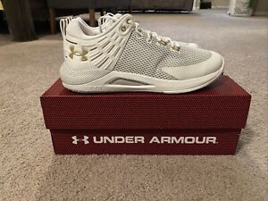 Under Armour Block City White Gold Size 11 Women’s Shoes Volleyball NWB 2021