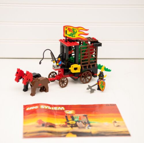 LEGO set 6056 Dragon Wagon