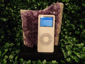 Apple iPod Nano 1st Generation White (2 Gb) - New Battery
