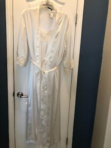 Intimate Essentials Long White Sequin Nightgown Matching Robe Honeymoon M