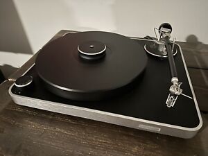New ListingClearaudio Concept Turntable with Acrylic Cover