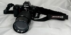 Nikon N8008s AF SLR 35mm Film Camera Body with Vivitar 80-200mm 1:4.5 lens