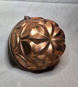 Vintage Copper Mold Tin Lined 5 3/4 inch Wide by 3 1/4 inch Tall Hanger 3 Cup