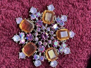 Vintage Pin Brooch Snowflake Design Gold Tone Crystals Ornate Beautiful