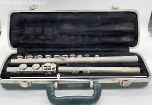 Bundy By Selmer Elkhart, Indiana Flute No. 126552 With Hard Case
