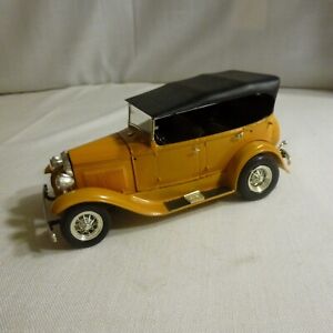 1931 FORD Model A Sedan, built from Kit, 1:25 scale, plastic - GVC