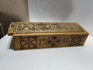 New ListingEXCEPTIONAL ANTIQUE 1948 HAND CARVED WOODEN BOX W/SLIDING LID...3 x 11.5 x 4 IN.
