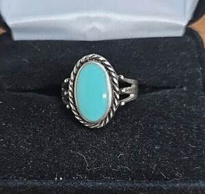Vintage Navajo Turquoise and Sterling Silver Ring Size 7.25