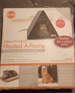 K&H Pet Heated A-Frame Cat House Gray / Black 18