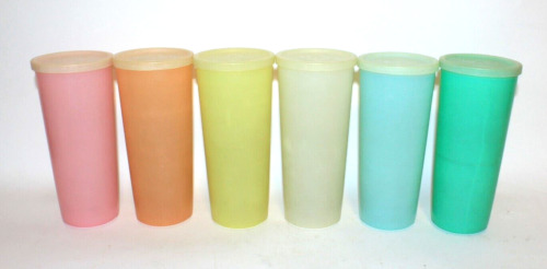 Set of 6 Vintage Tupperware Pastel Plastic Tumblers with Lids Lot, 6.5