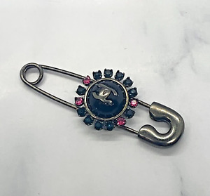 Auth CHANEL CC Pewter Rhinestone Safety Pin Brooch - Pre owned / KP4516