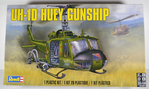 Revell 1:32 UH-1D Huey Gunship Vietnam Helicopter Model Kit #85-5536 - SEALED!