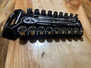 *new* Gearwrench 3/8 Drive 20 Pc Socket Set With Locking Ratchet And Extension