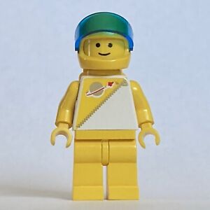 Vintage LEGO Space Futuron 6953 6990 6930 6932 - Futuron Yellow Minifigure sp016