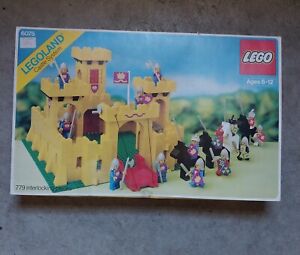 LEGO 375 / 6075 Yellow Castle 1978