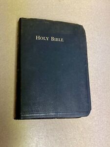 Vintage HOLY BIBLE King James Self Pronouncing World Pub Old + New Testament KJV