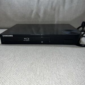 Samsung BD-F5700 Blu Ray Disc Player Full HD Built In Wi Fi Dolby Digital Audio