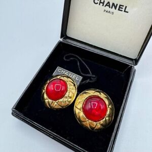 Genuine Chanel earrings Vintage Gripore Rare Engraved Gold clip on Japan 329 200