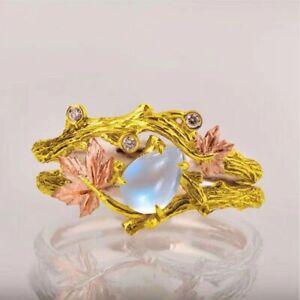 Fashionable maple leaf ring and moonstone jewelry, elegant and noble temperament