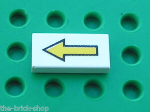 LEGO space white Tile with Arrow Pattern 3069bp06 / set 6990 6783 6958 4556 6892