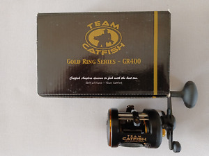 TEAM CATFISH Gold Ring 400 size Baitcasting Reel w power handle