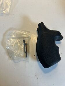 Houge Bantam Smith & Wesson J Frame Round Butt Grips