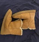 Women’s Australian UGG 5803 Size 9 Brown Short Boots