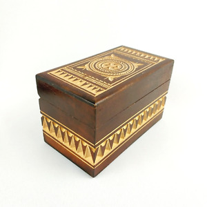 Vintage Handarbeit Folk Art Wooden Hand Carved Hinged Playing Card Storage Box