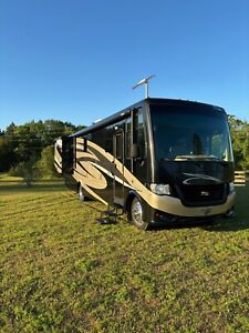 2016 NEWMAR BAY STAR 3401 CLASS A FORD GAS MOTORHOME 35,813 MILES PERFECT RV!