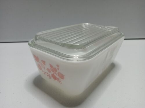 Pyrex Pink Gooseberry 0502 1 1/2 Pt. Refrigerator Dish With Lid 502-C