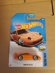 Hot Wheels 2017 30/365 Factory Fresh 10/10 Porsche 993 GT2 - Orange
