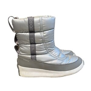 Sorel Out N About Puffy Mid Winter Boots Womens Size 9 Silver Gray Waterproof
