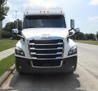 BEAUTIFUL & CLEAN LOW MILEAGE -2022 FREIGHTLINER CASCADIA 126
