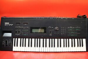 USED YAMAHA SY77 Vintage Synthesizer Keyboard SY 77 U720 190904
