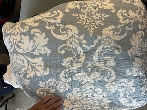 New ListingLaura Ashley full/queen quilt bedspread coverlet