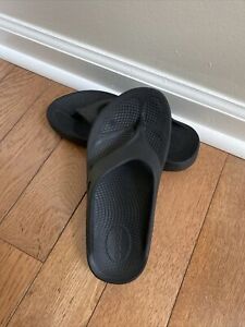 Oofos Recovery Slip On Flip Flop Sandals Black Men Sz3 Women Sz 5