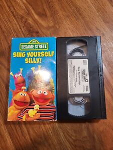 Sing Yourself Silly! CTW Sesame Street (VHS, 1990) Sony Wonder; CC; 30 Min.