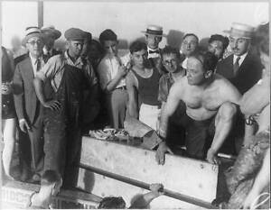 Harry Houdini,Hotel Shelton,New York,NY,climbing out of coffin,sealed,1926