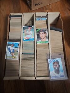 660+ count vintage Baseball Card Lot 