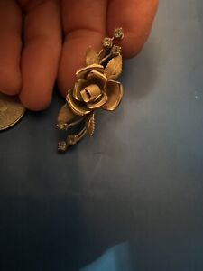 Woman’s Brooch With 6 Diamonds  Vintage