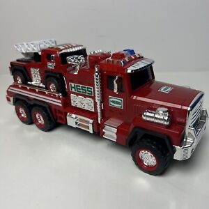 2015 Hess Fire Truck And Ladder Rescue Holiday Toy Truck With Working Lights