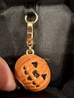 NWT 2013 JUICY COUTURE PUMKIN CHARM (RETIRED) YJRUOC46