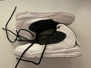 Air Jordan Max Aura 'Black White New With Defects 1Y Nike