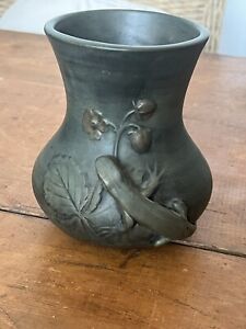 Weller Pottery Vase With Lizard 1920s